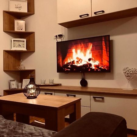 Am Apartment Τζαχορίνα Εξωτερικό φωτογραφία