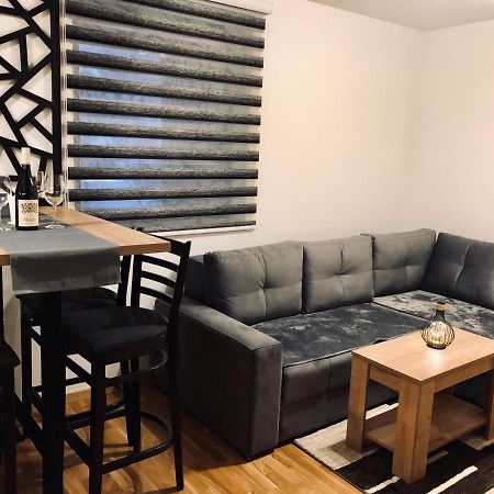 Am Apartment Τζαχορίνα Εξωτερικό φωτογραφία