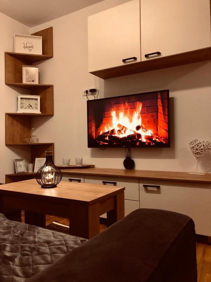 Am Apartment Τζαχορίνα Εξωτερικό φωτογραφία