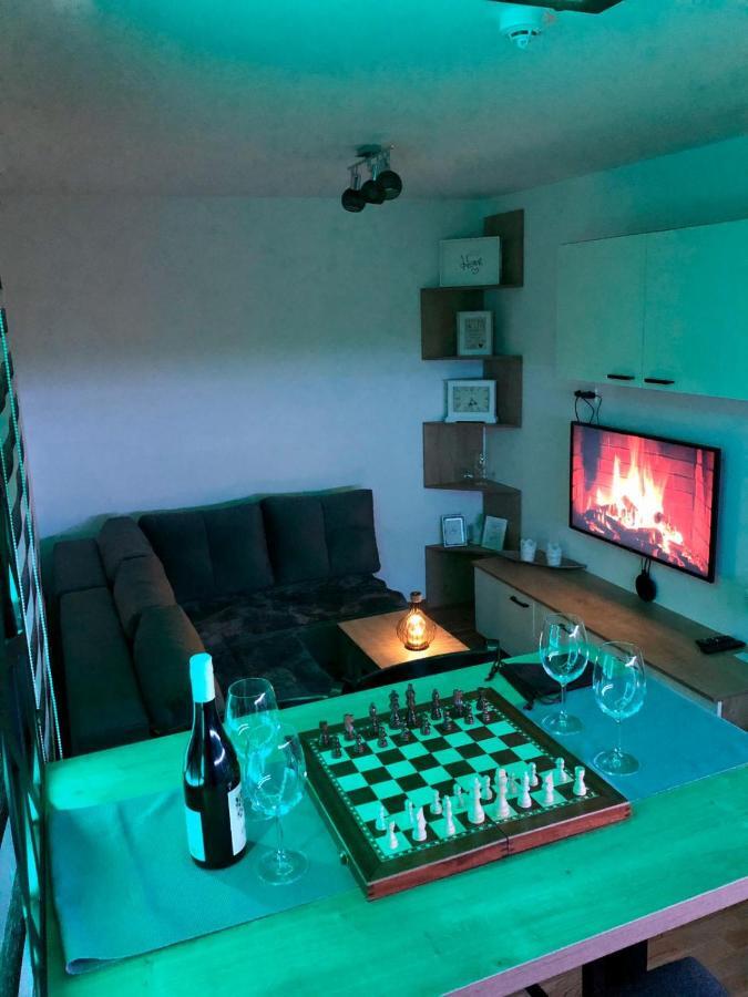 Am Apartment Τζαχορίνα Εξωτερικό φωτογραφία
