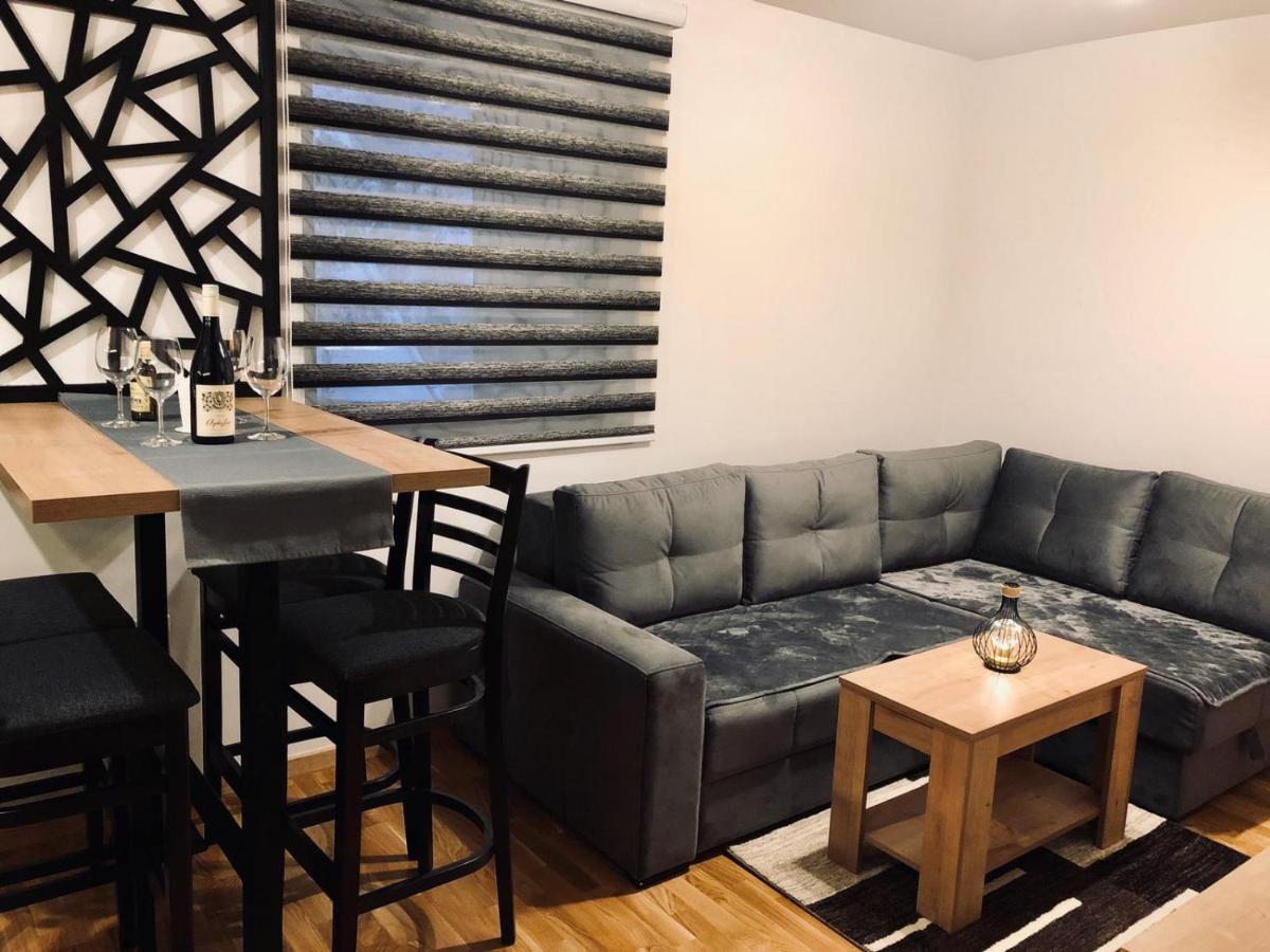 Am Apartment Τζαχορίνα Εξωτερικό φωτογραφία